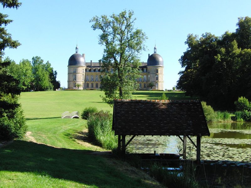 Façade nord du château et son parc à l'anglaise - Photo : Eponimm (Wikimedia)
